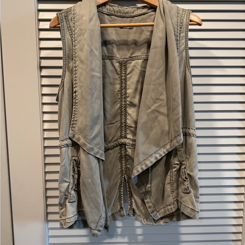 Stylish Green Sleeveless Vest